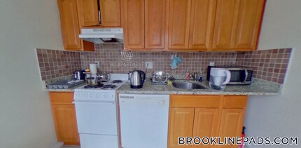 Building Photo - 18 Euston St