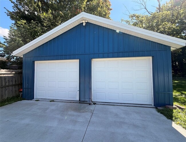 Building Photo - 3051 Aberdeen Ave