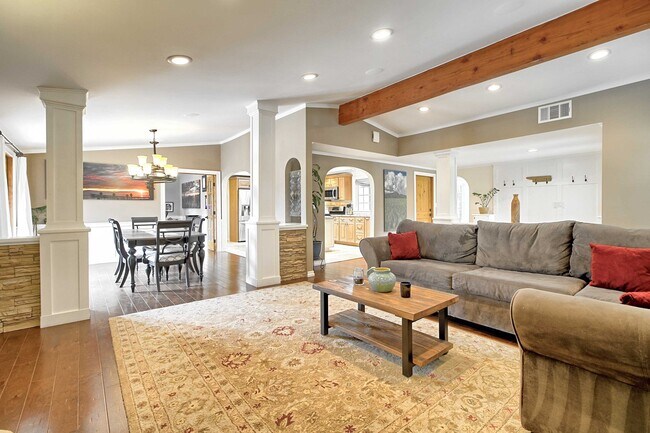 Building Photo - 1675 Ramona Dr