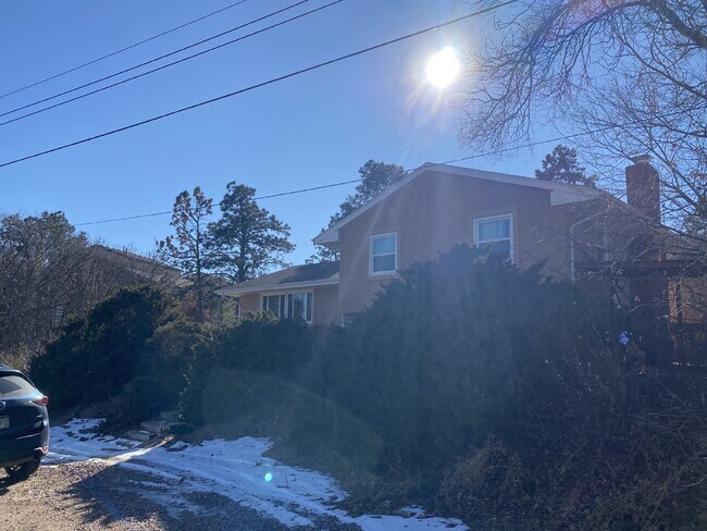 Foto del edificio - 3 bedroom - Hartsock