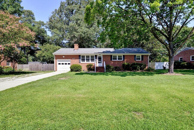 Building Photo - 212 Carol Dr