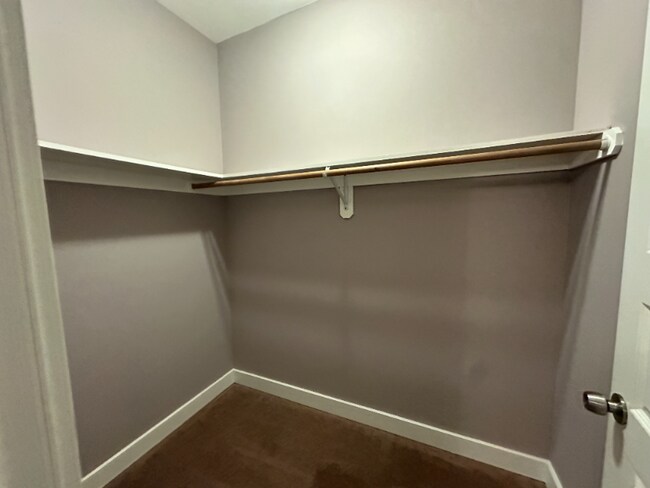 Foto del edificio - 401 Abby Rd