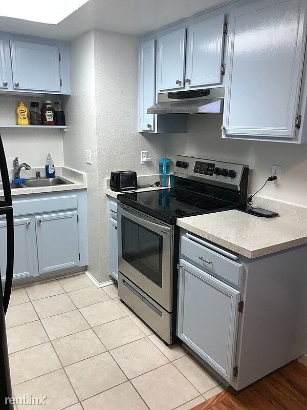 Foto del edificio - 1 br, 1 bath Condo - 4240 Menlo Avenue 9