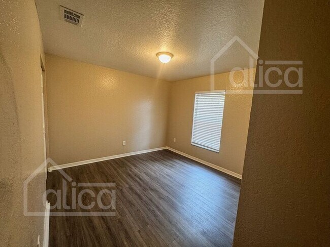 Foto del edificio - 1317 14th St S