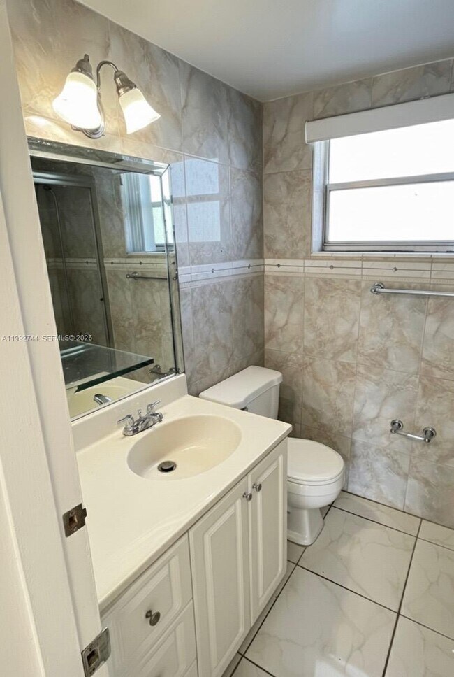 Foto del edificio - 19051 NE 2nd Ave