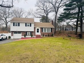 Building Photo - 7 Charity Ln