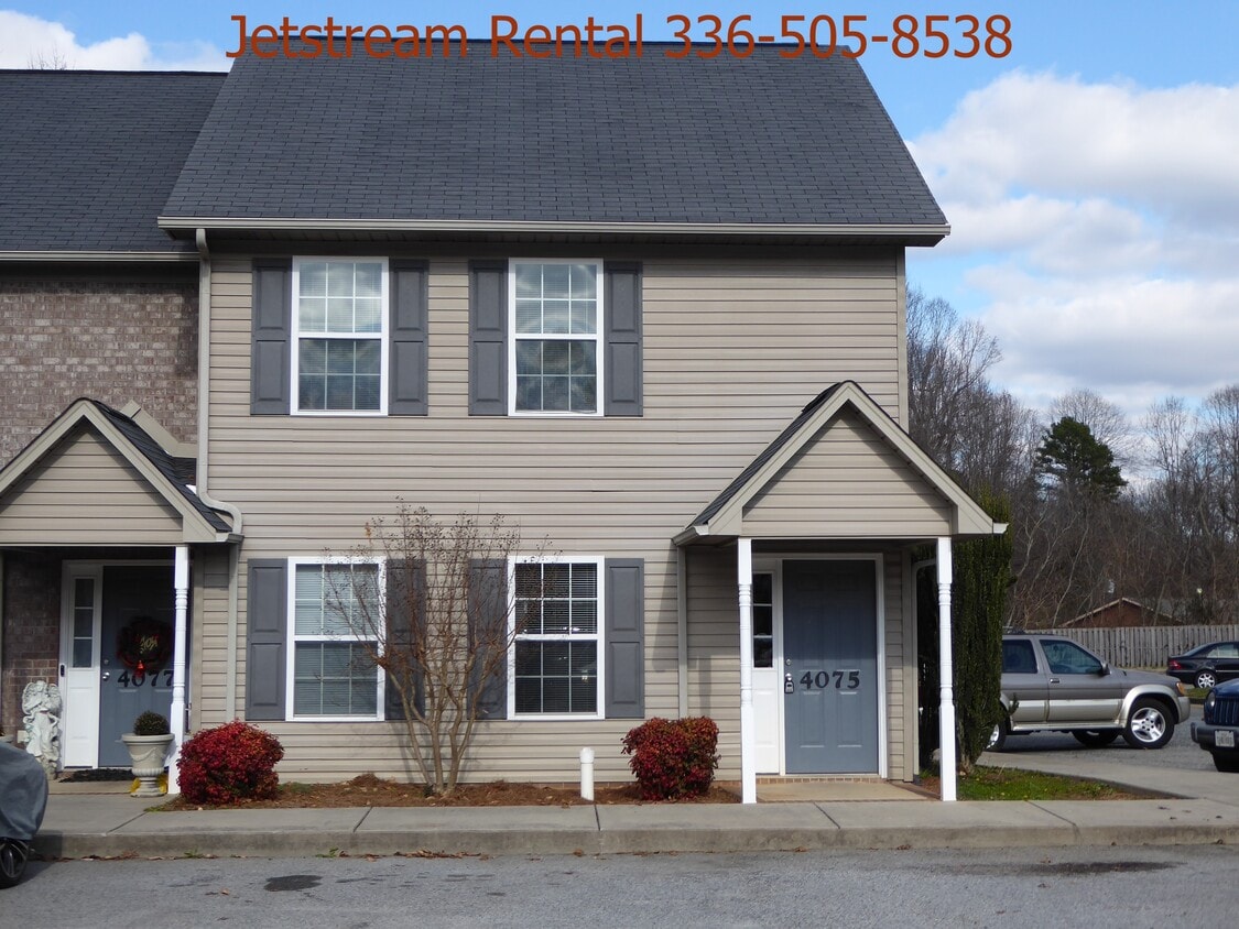 Outside - 4075 Bentley Dr