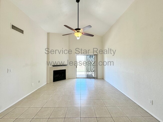 Building Photo - 533 E Wescott Dr