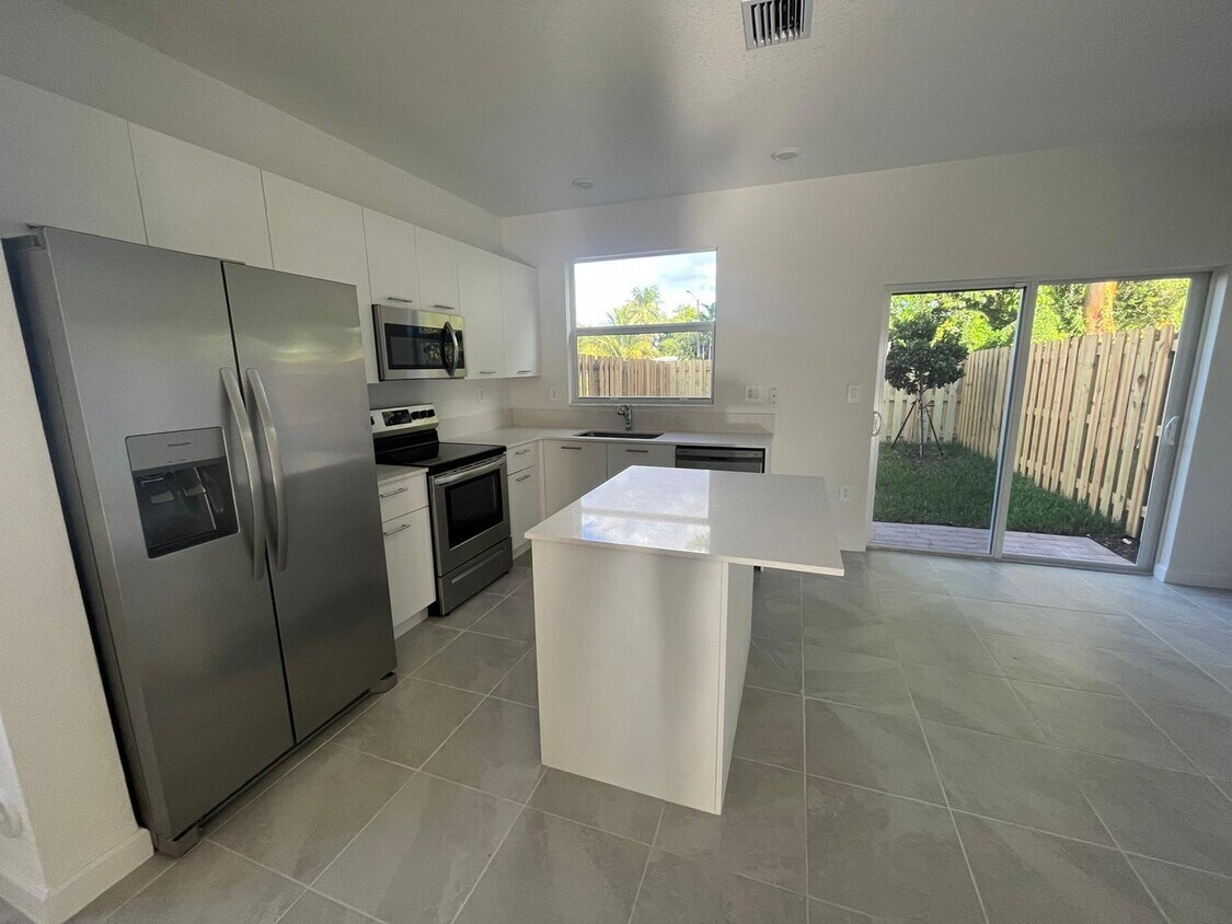 Primary Photo - 12465 NW 23rd Ct