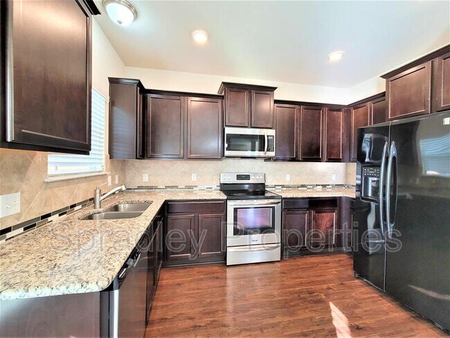 Building Photo - 5522 Stonehaven Dr