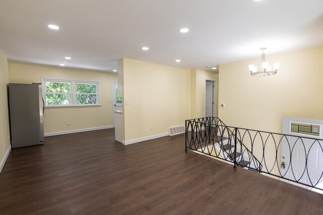 Building Photo - 136 Egan Dr