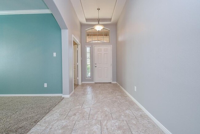 Building Photo - 8806 Alicia Dr