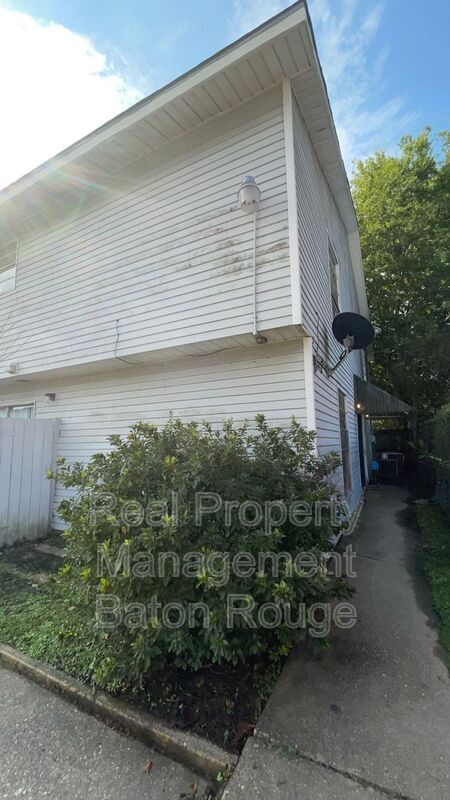 Primary Photo - 10952 Cherry Hill Ave