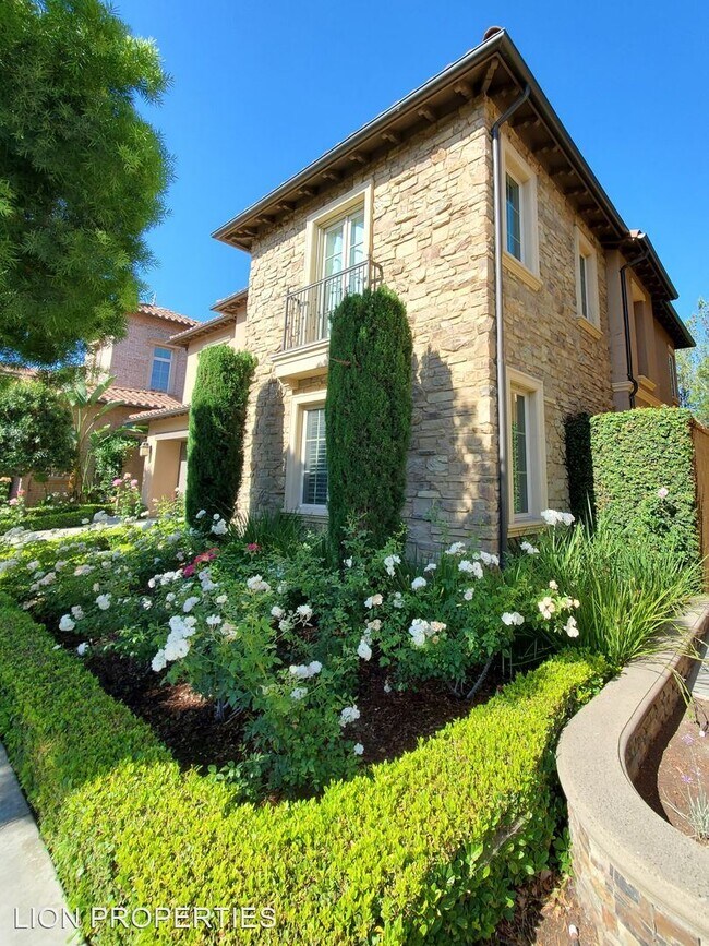Building Photo - 4 br, 3 bath House - 54 TESORO