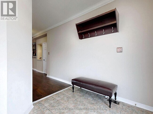 Building Photo - 18 Bridleford Ct