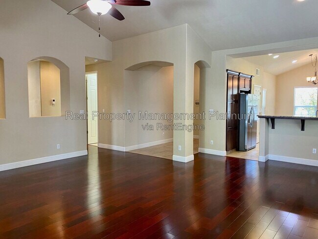 Foto del edificio - 8616 N Garden Ave