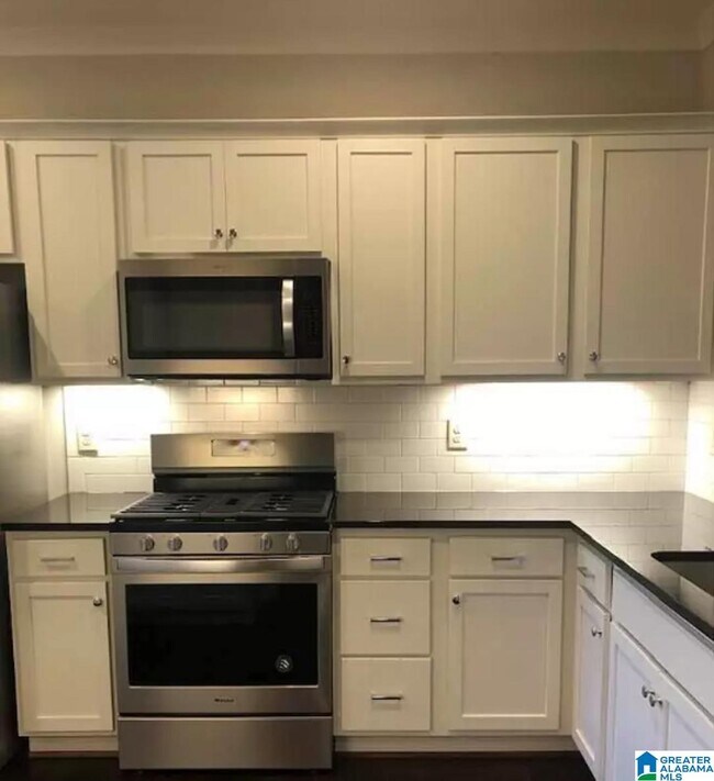 Foto del edificio - 4219 Lenox Dr