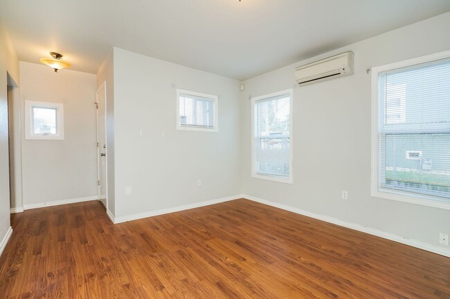 Building Photo - ***MOVE IN SPECIAL!!!*** Newly Remodeled 2...