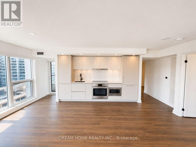 Building Photo - 609 Sherbourne St