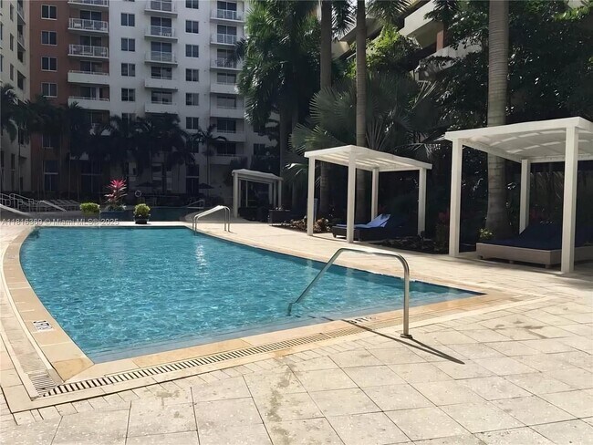 Foto del edificio - 2775 NE 187th St
