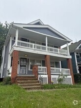 Building Photo - 10710 Grandview Ave