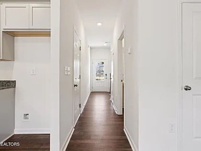 Building Photo - KODAK LOCATION! Lots of Amenities!!