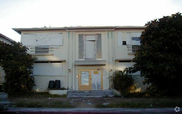 Building Photo - Sabrina Apartments