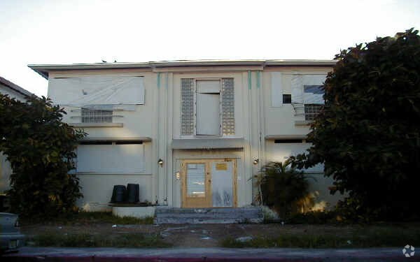 Foto del edificio - Sabrina Apartments