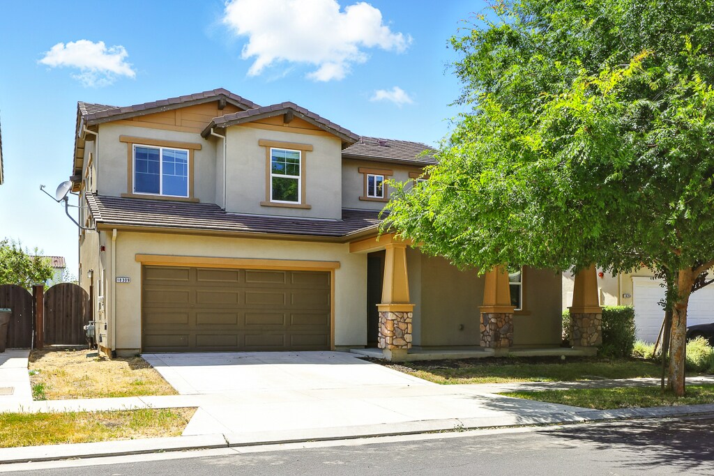 Foto principal - 18309 Millbrook Ave