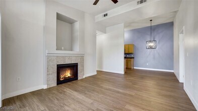 Building Photo - 2305 W Horizon Ridge Pkwy