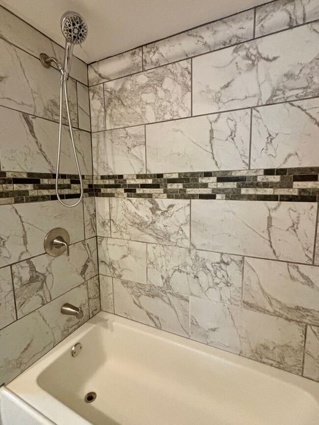Building Photo - WOW! This beautifully updated 3-bedroom won't last!