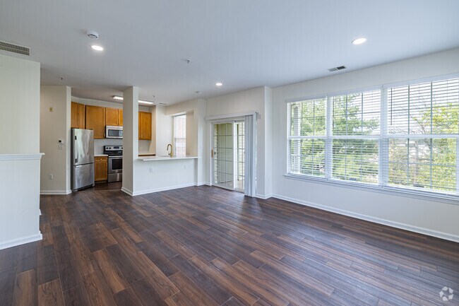 2BR, 2BA - 1,236SF - The Wisteria - Living/Dining Room - The Highlands at Morris Plains