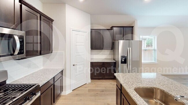 Foto del edificio - 3920 Glastonbury Rd