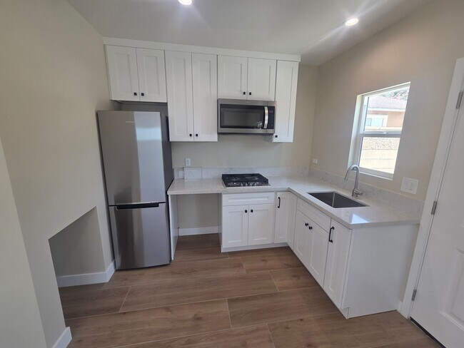 Foto del edificio - Brand new 400 SF ADU with laundry