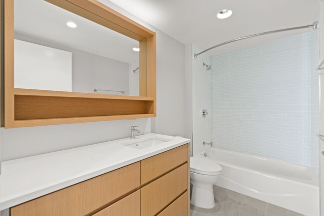 Building Photo - Sky Ala Moana/1BR, 1BA, PKG, AC, W/D, Reso...