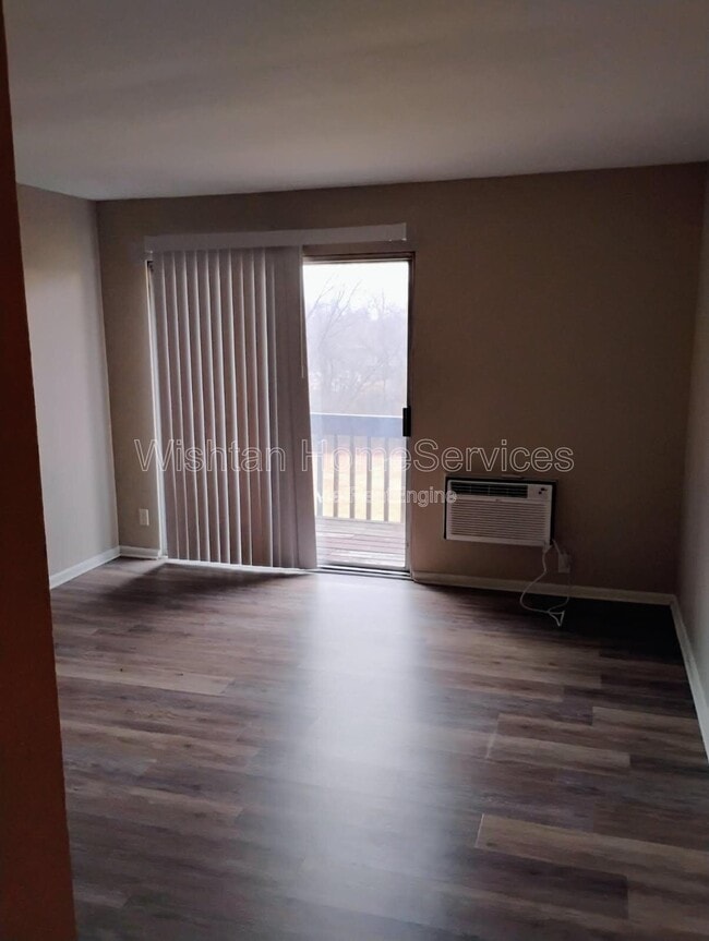 Building Photo - 218 Charleston Blvd