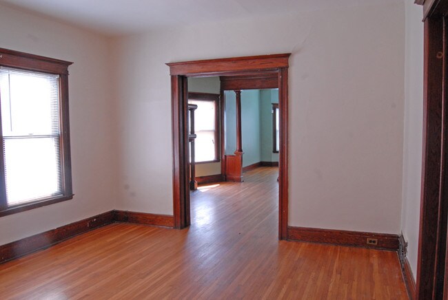 Building Photo - 132 Blaine Ave