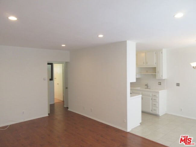 Building Photo - 1400 N Fairfax Ave