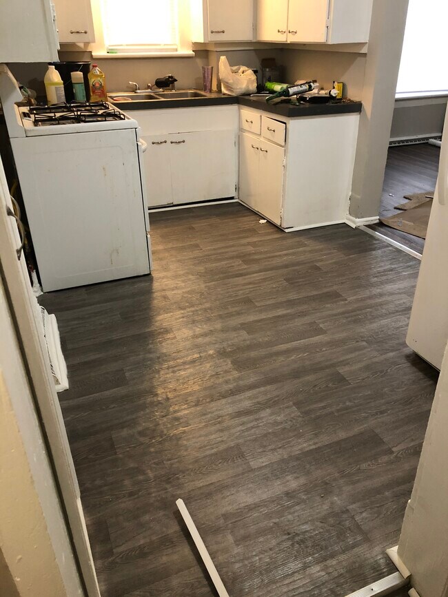 Building Photo - 1828 Buchanan Ave SW