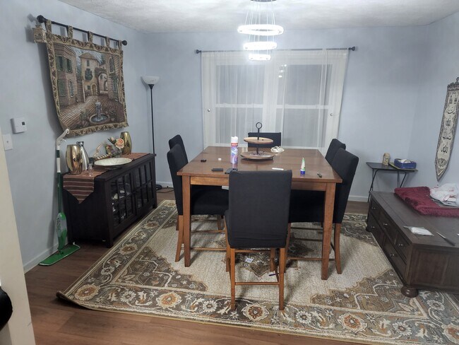 Foto del edificio - 906 Eastgate Ct