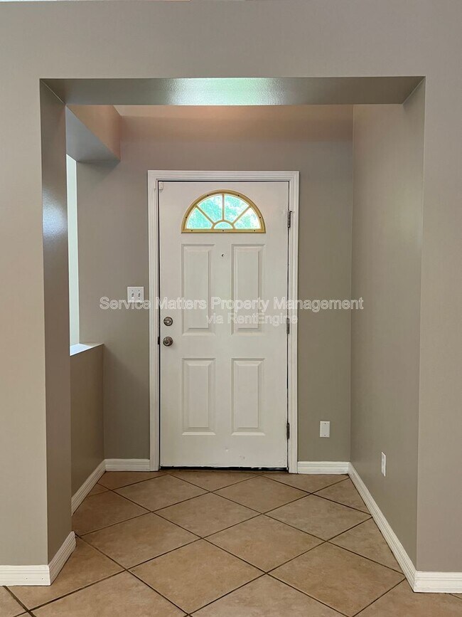 Foto del edificio - 5784 Twisted Oak Ct