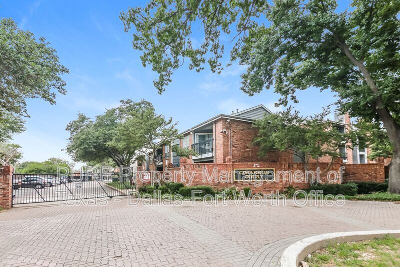 Foto del edificio - 18333 Roehampton Dr
