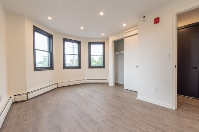 Building Photo - 32 Cargill St