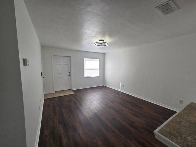 Foto del edificio - 204 Tyres Alley