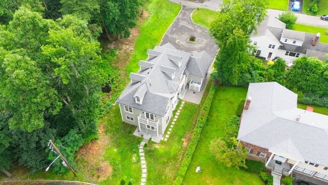 Photo - 1 Kewanee Rd House