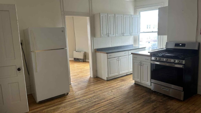 Foto del edificio - 462 Railroad St