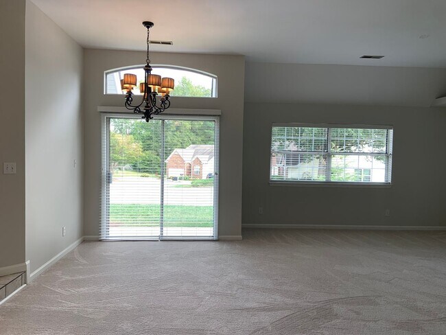 Foto del edificio - Updated 3 Bedroom in Adams Farm