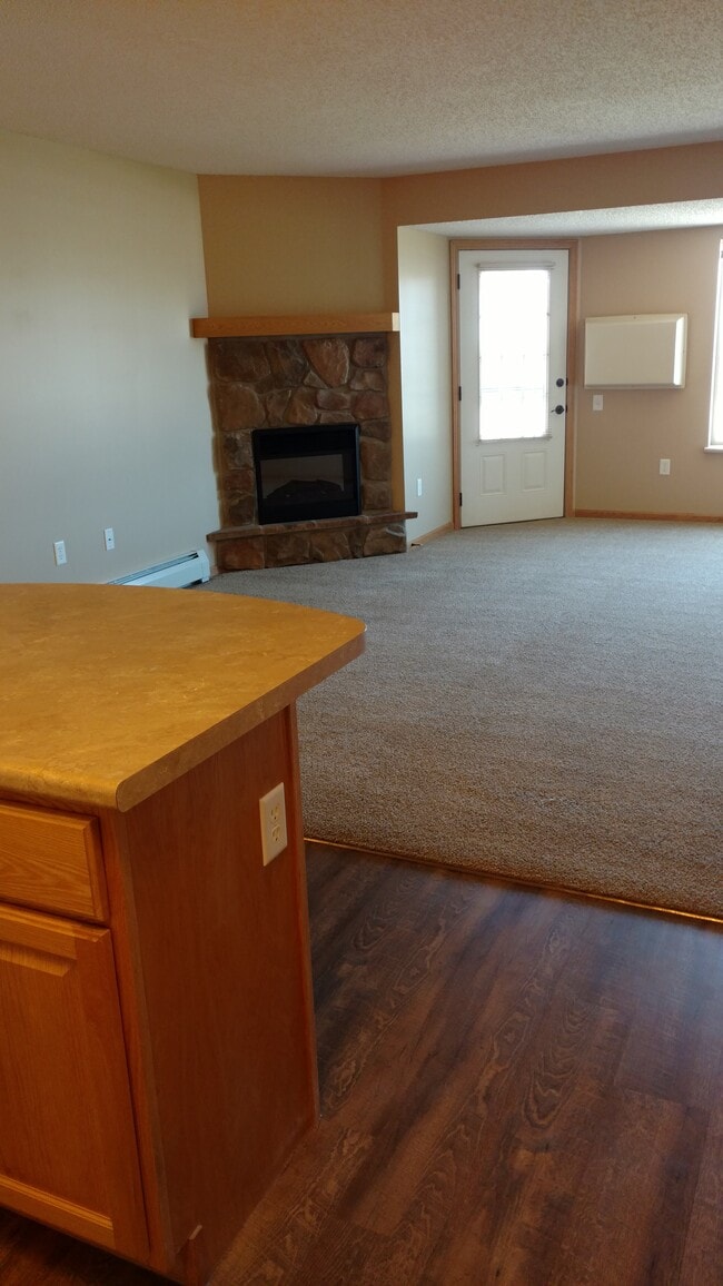6200 1 Bed 780 sq ft Living room - Kensington