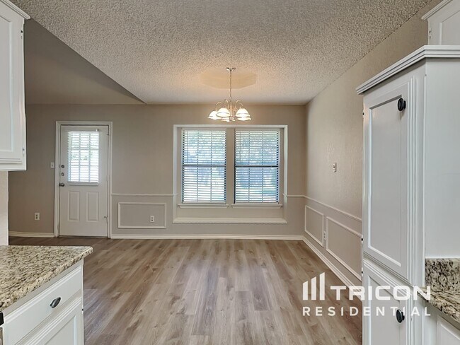 Foto del edificio - 2502 Valley View Dr