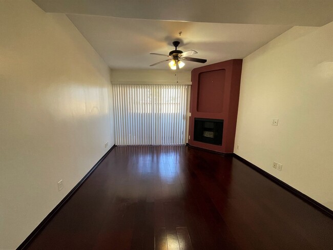 Foto del edificio - 15455 Sherman Way